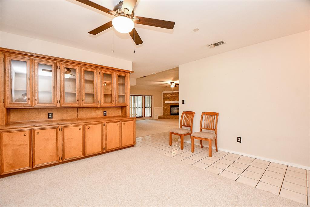 406 Hidden Creek Circle, Sealy, Texas image 11