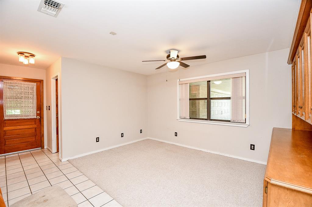 406 Hidden Creek Circle, Sealy, Texas image 10