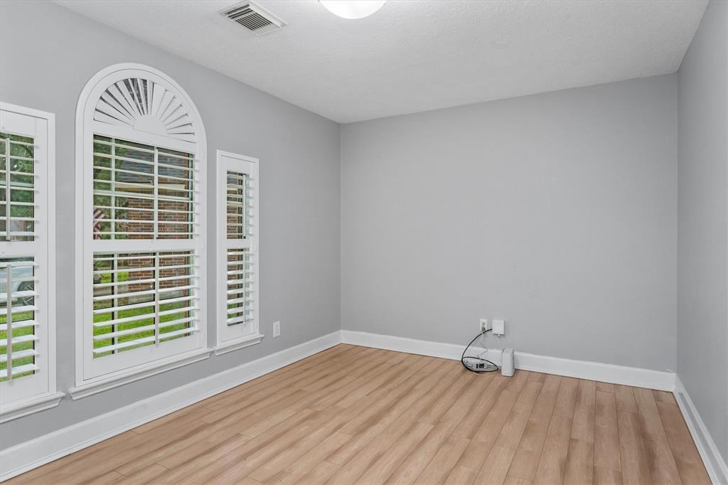 2719 Holly Walk Lane, Spring, Texas image 16