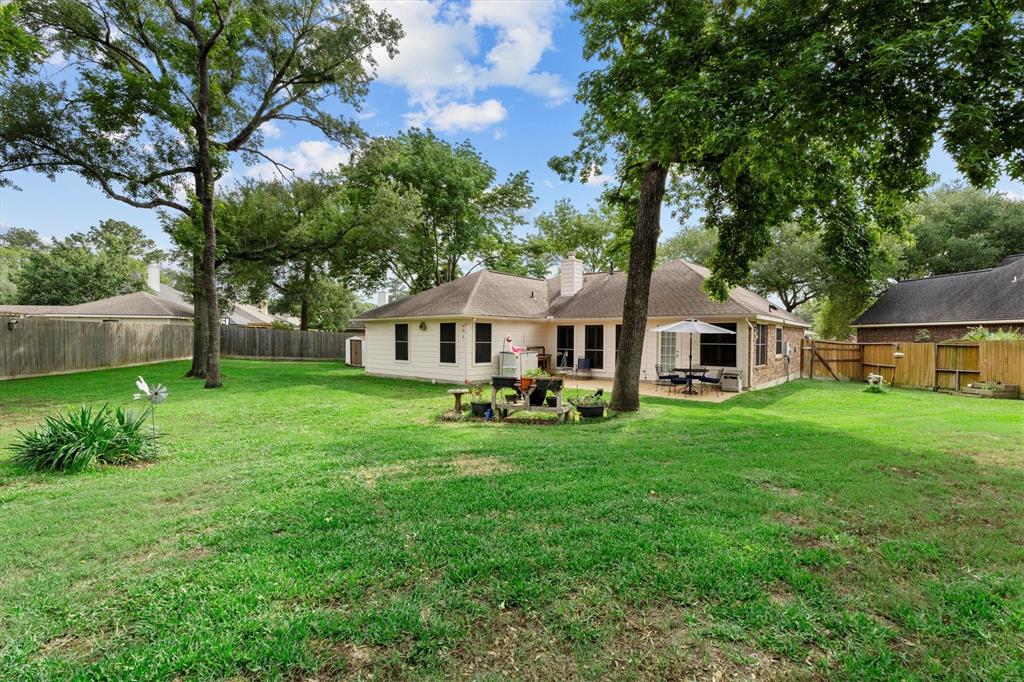 2719 Holly Walk Lane, Spring, Texas image 31