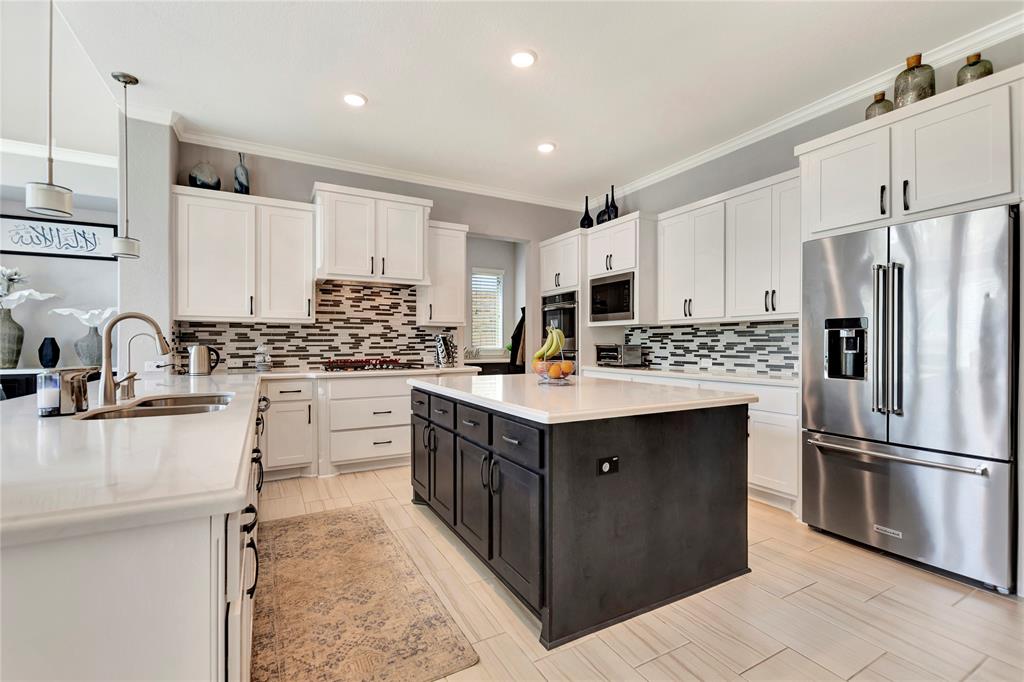 6614 Tarrion Bay Lane, Sugar Land, Texas image 16