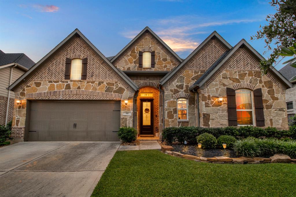 510 Blossom Cove Court, Pinehurst, Texas image 2