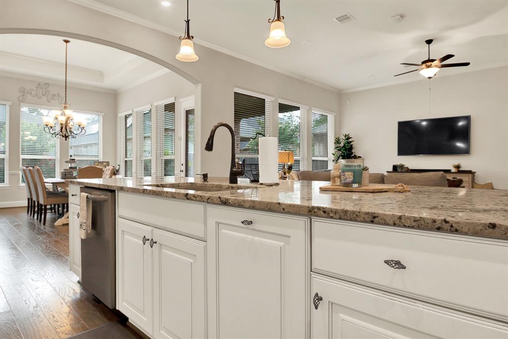 510 Blossom Cove Court, Pinehurst, Texas image 11