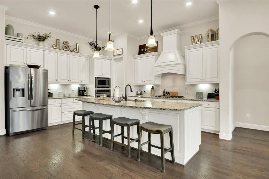 510 Blossom Cove Court, Pinehurst, Texas image 8