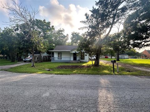 A home in Angleton