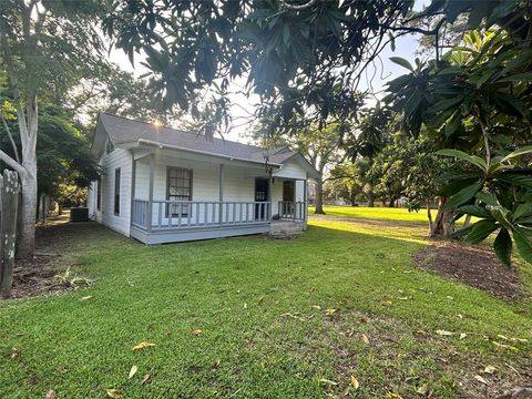 A home in Angleton