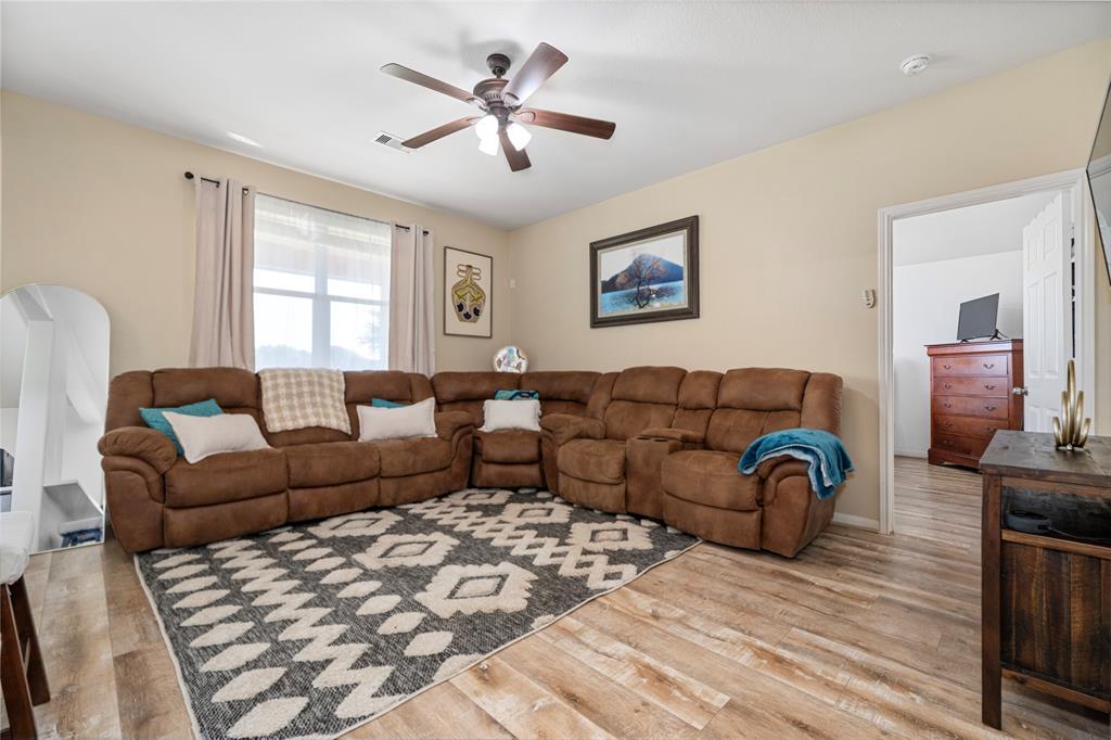 9803 Onyx Trail Drive, Rosharon, Texas image 13
