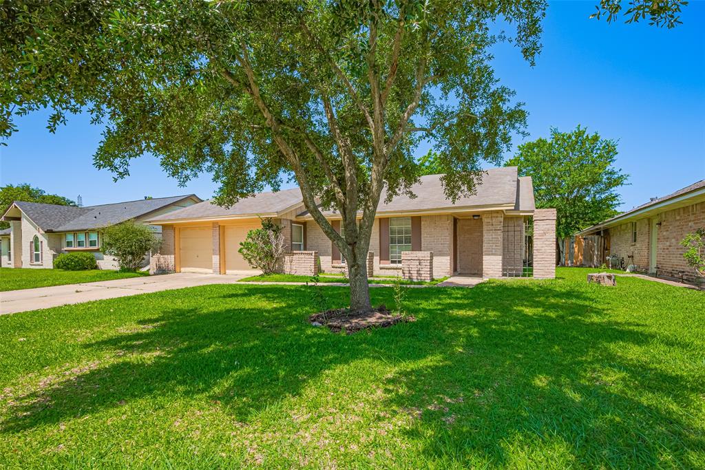 10407 Sagemeadow Lane, Houston, Texas image 3