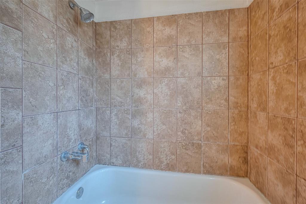10407 Sagemeadow Lane, Houston, Texas image 21