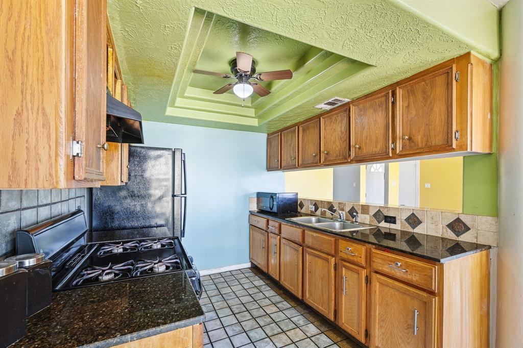 303 W Applegate Drive, Austin, Texas image 11