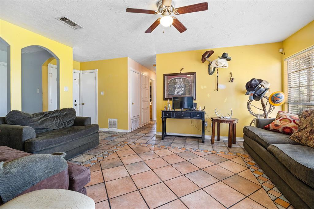 303 W Applegate Drive, Austin, Texas image 7
