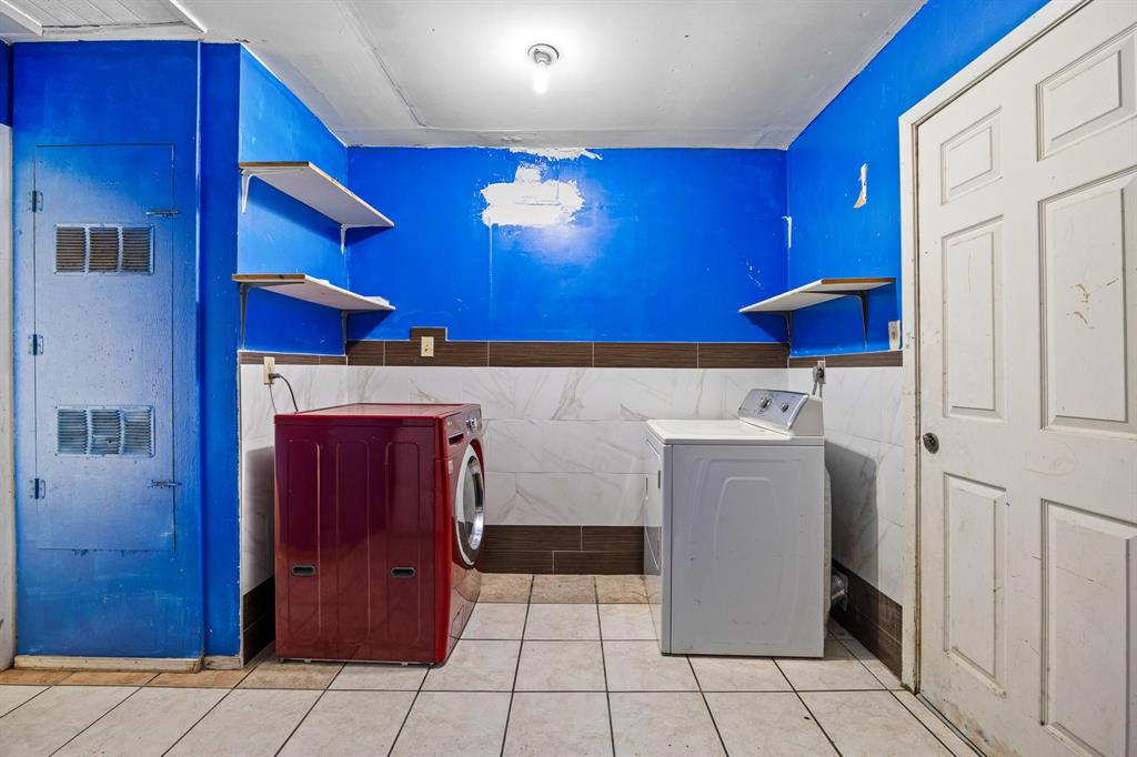 303 W Applegate Drive, Austin, Texas image 14