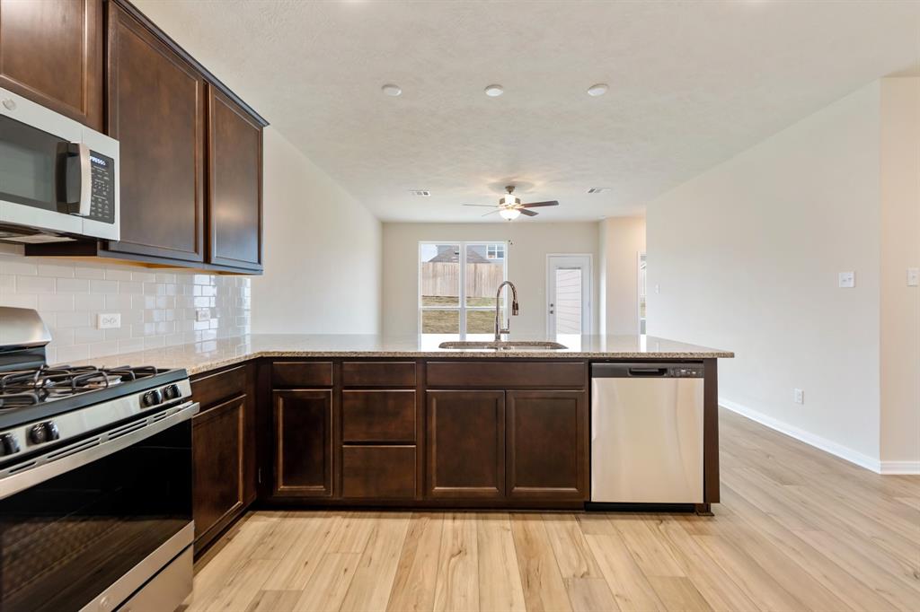 1410 Lake Ridge Drive, Brenham, Texas image 18