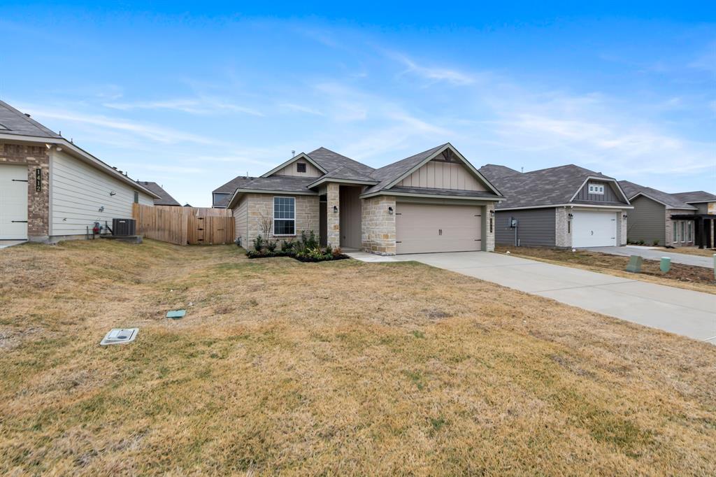 1410 Lake Ridge Drive, Brenham, Texas image 4