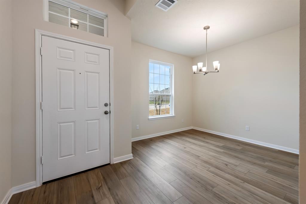1410 Lake Ridge Drive, Brenham, Texas image 8