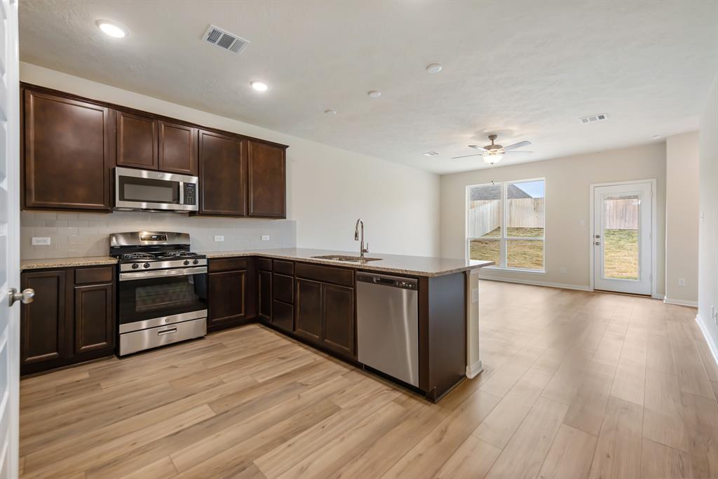 1410 Lake Ridge Drive, Brenham, Texas image 17