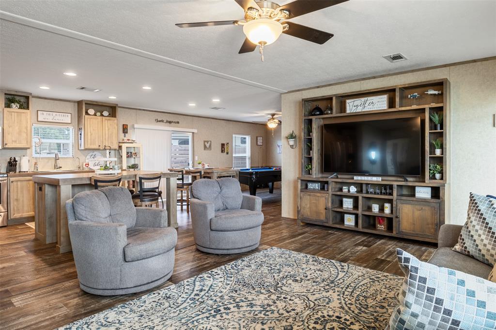 620 Lagoon Drive, Point Blank, Texas image 12