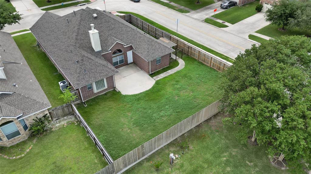 2414 Fern Lacy Court, Spring, Texas image 5