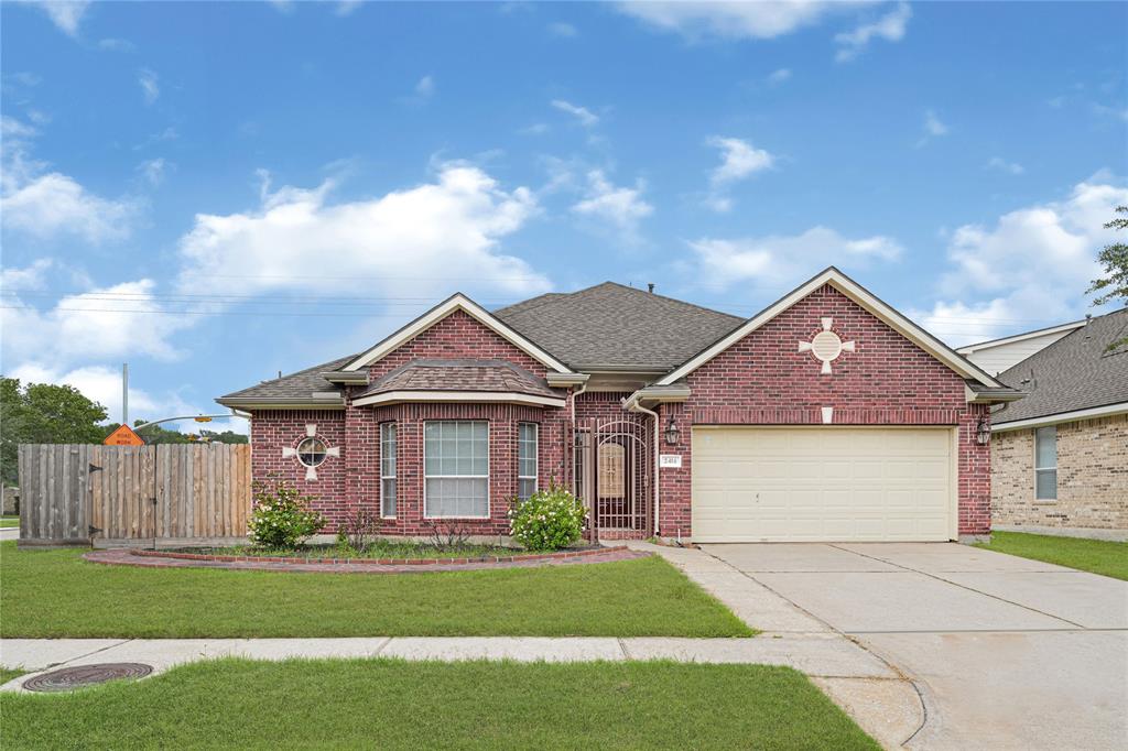 2414 Fern Lacy Court, Spring, Texas image 2