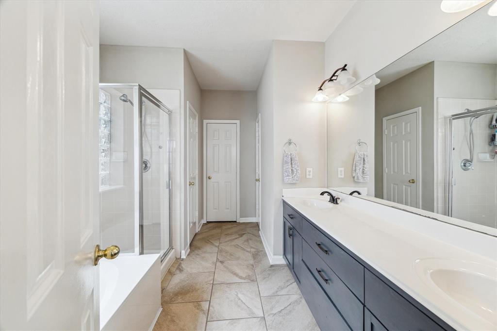 2338 Bay Hill Drive, Baytown, Texas image 8