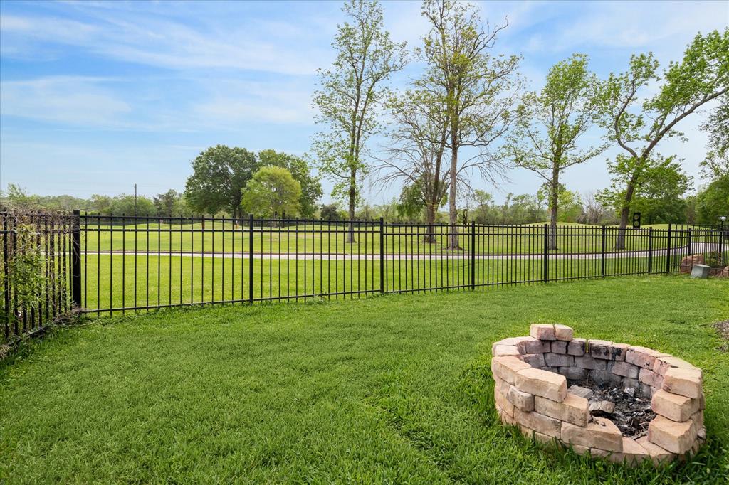 2338 Bay Hill Drive, Baytown, Texas image 20