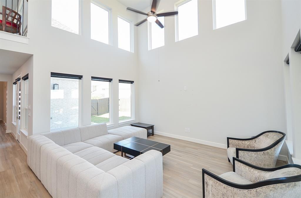 9522 Rialto Creek Drive
