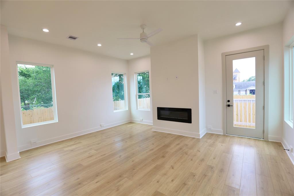 510 E 37th Street, Houston, Texas image 14