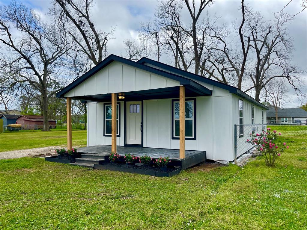 107 N Blunck Street, Lake Jackson, Texas image 1