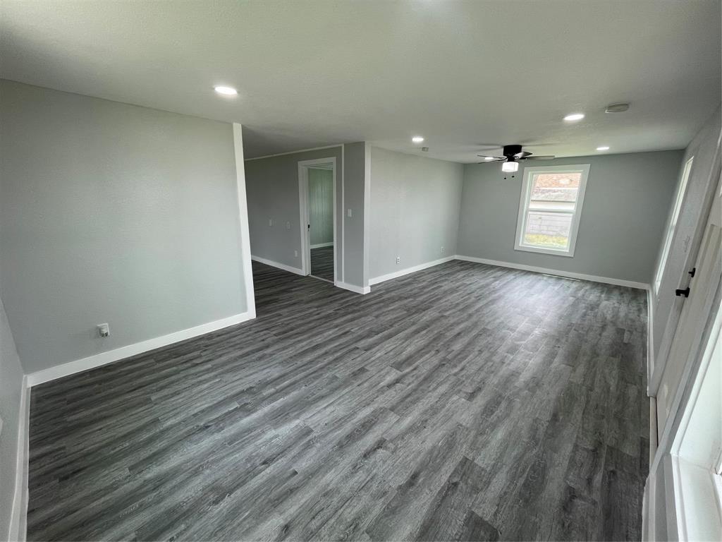 107 N Blunck Street, Lake Jackson, Texas image 10