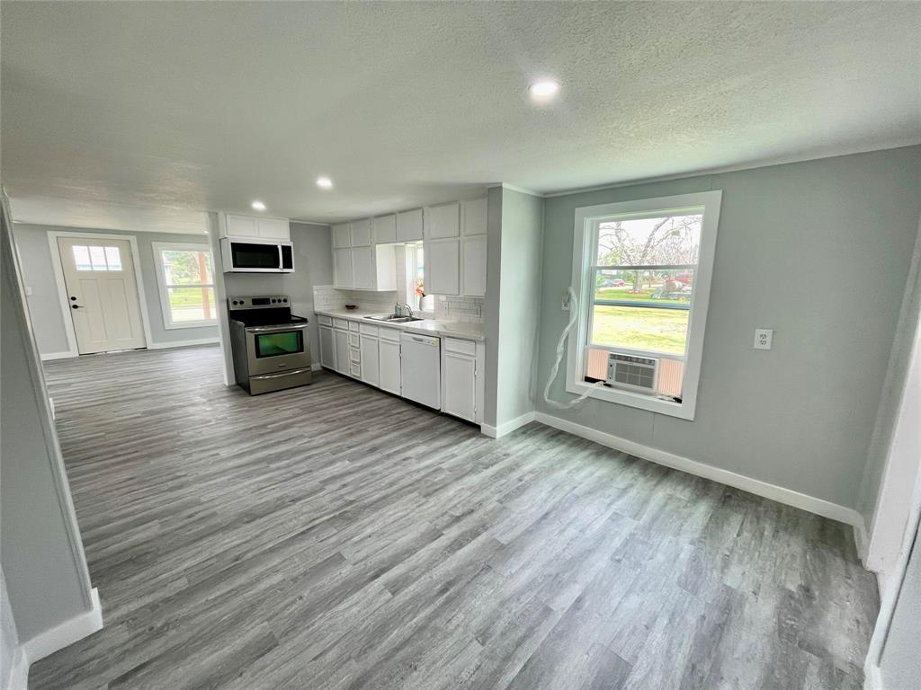 107 N Blunck Street, Lake Jackson, Texas image 7