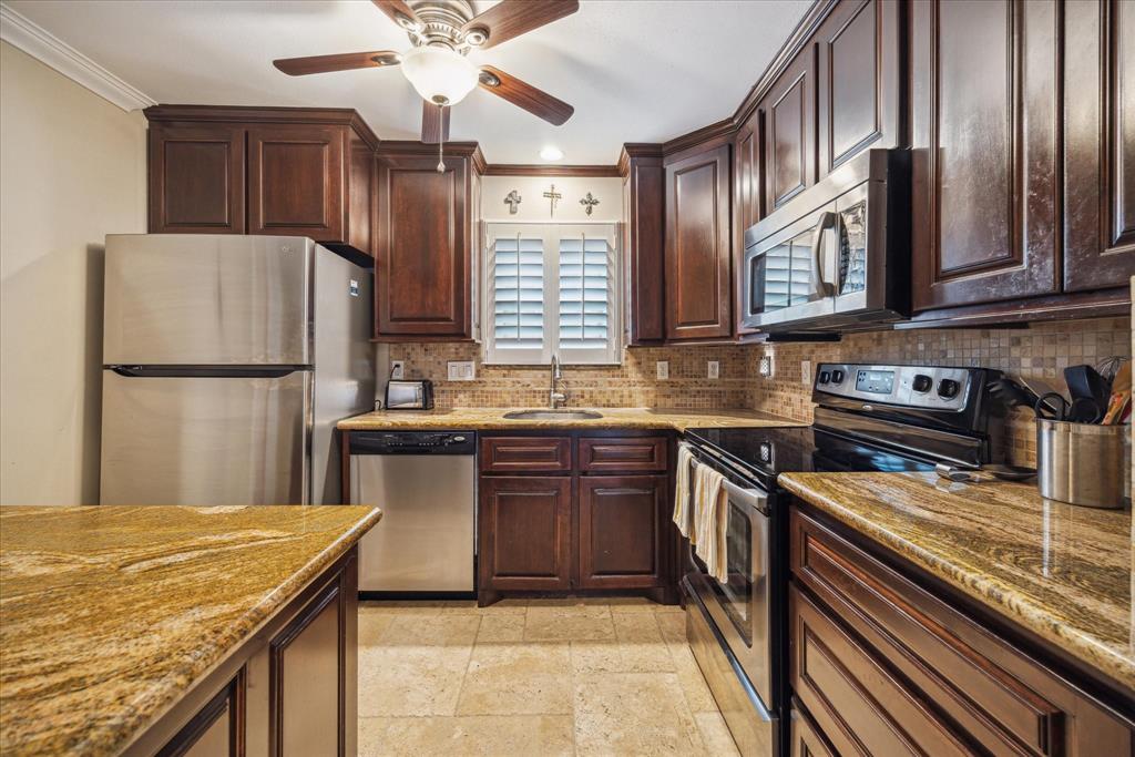 12964 Trail Hollow Drive, Houston, Texas image 10