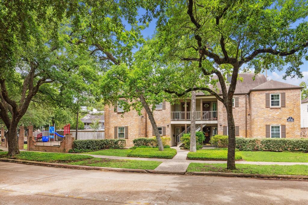 12964 Trail Hollow Drive, Houston, Texas image 29