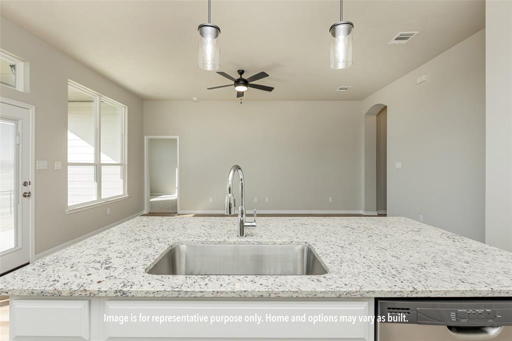 3705 Violet Lane, Huntsville, Texas image 4