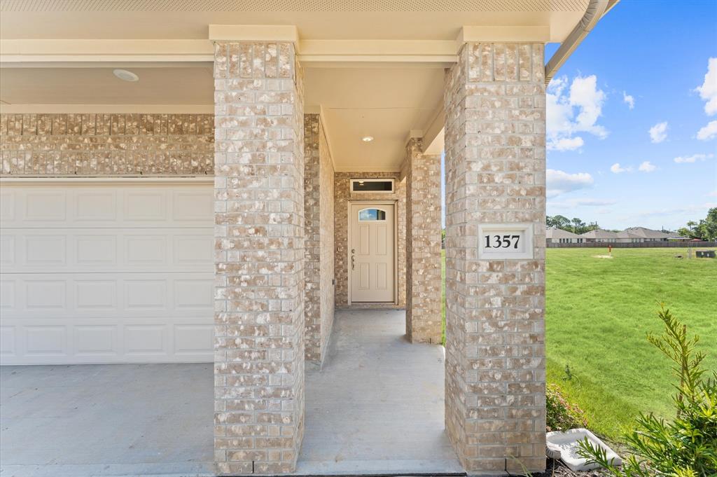 1357 Mixander Way, La Porte, Texas image 5