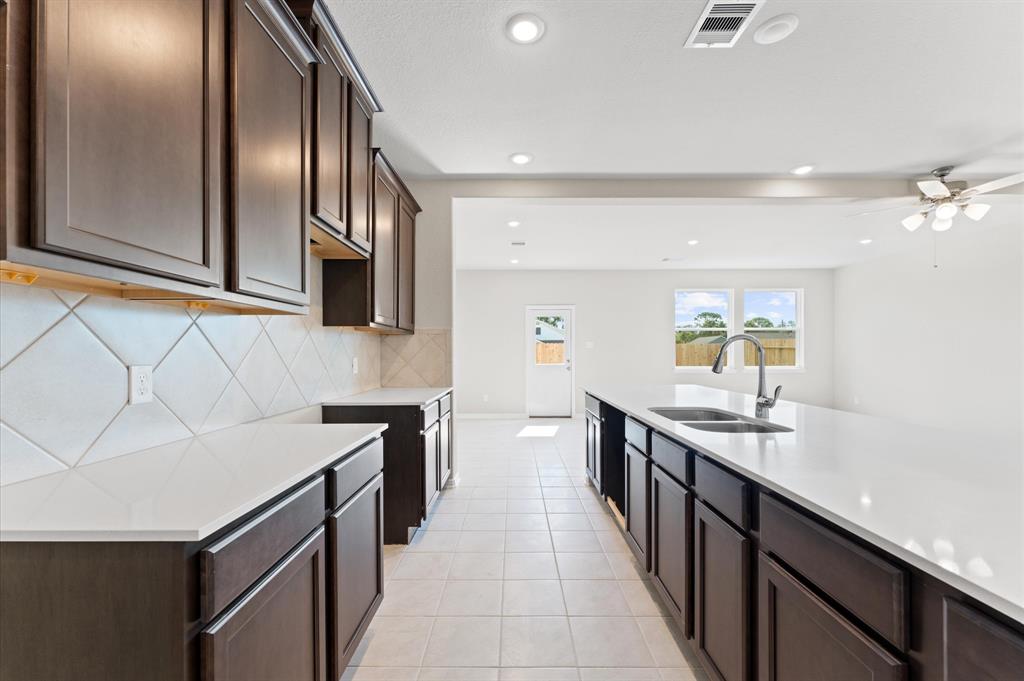 1357 Mixander Way, La Porte, Texas image 12