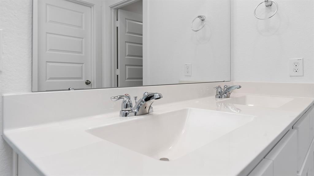 1502 Barbados Drive, Iowa Colony, Texas image 12