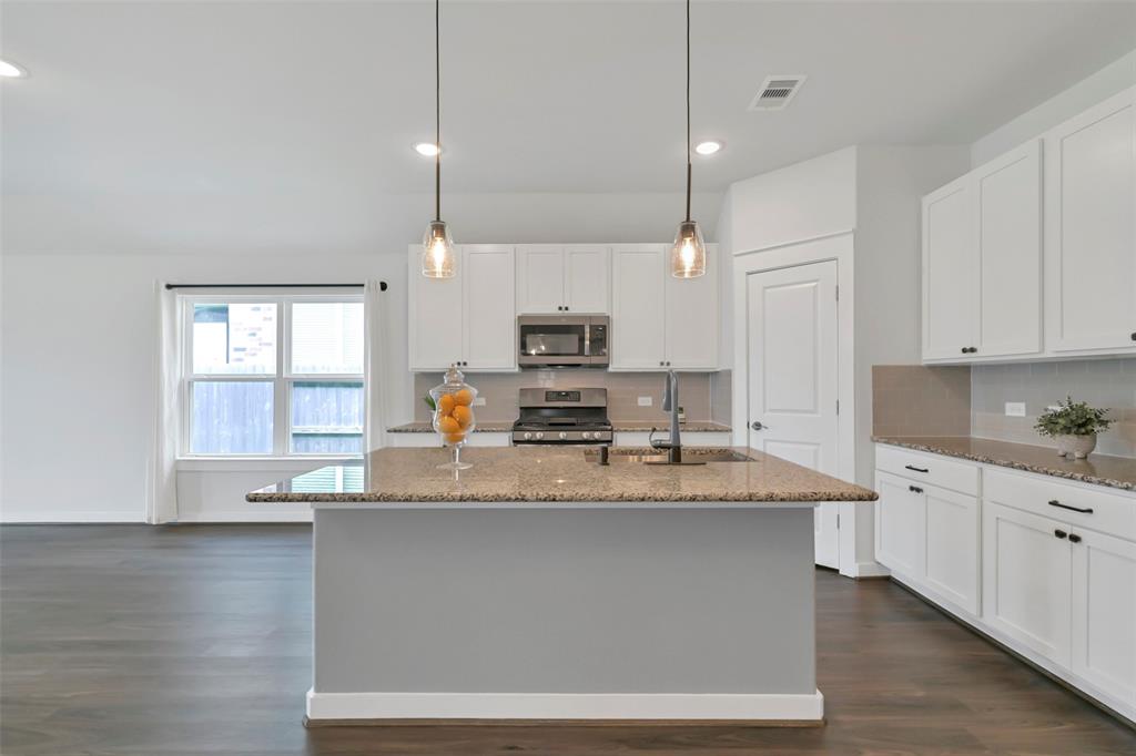 12307 Sabine Point Drive, Humble, Texas image 14