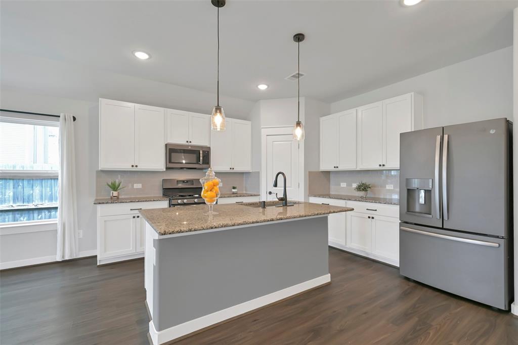 12307 Sabine Point Drive, Humble, Texas image 17