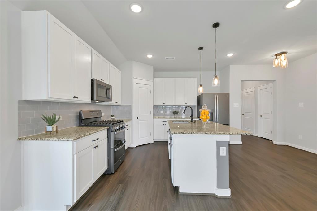 12307 Sabine Point Drive, Humble, Texas image 9