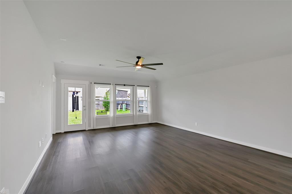 12307 Sabine Point Drive, Humble, Texas image 18
