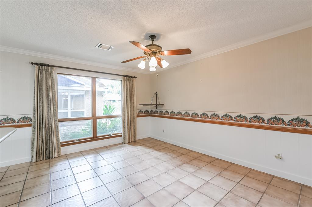 2107 W Marys Creek Lane, Pearland, Texas image 17