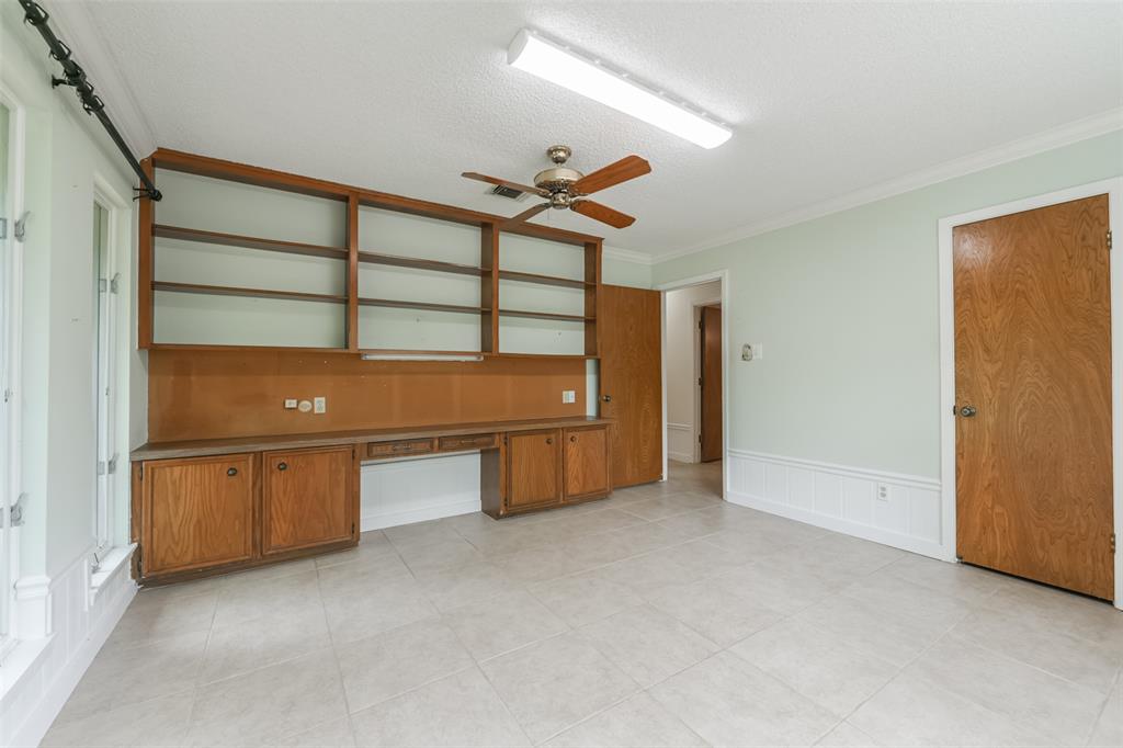 2107 W Marys Creek Lane, Pearland, Texas image 25