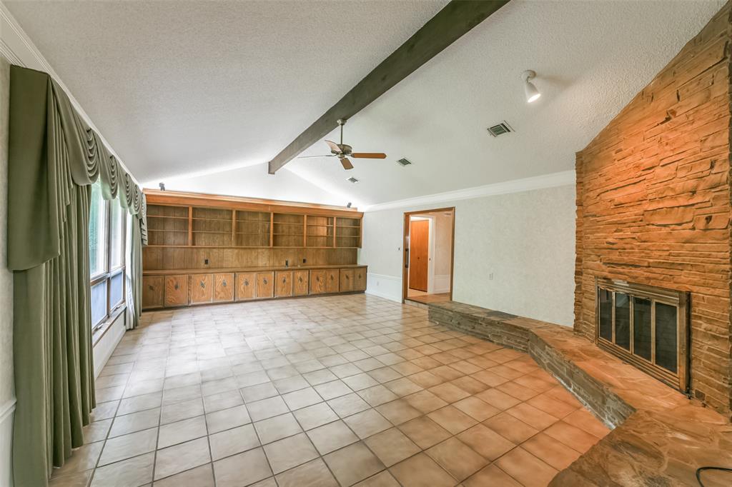 2107 W Marys Creek Lane, Pearland, Texas image 8