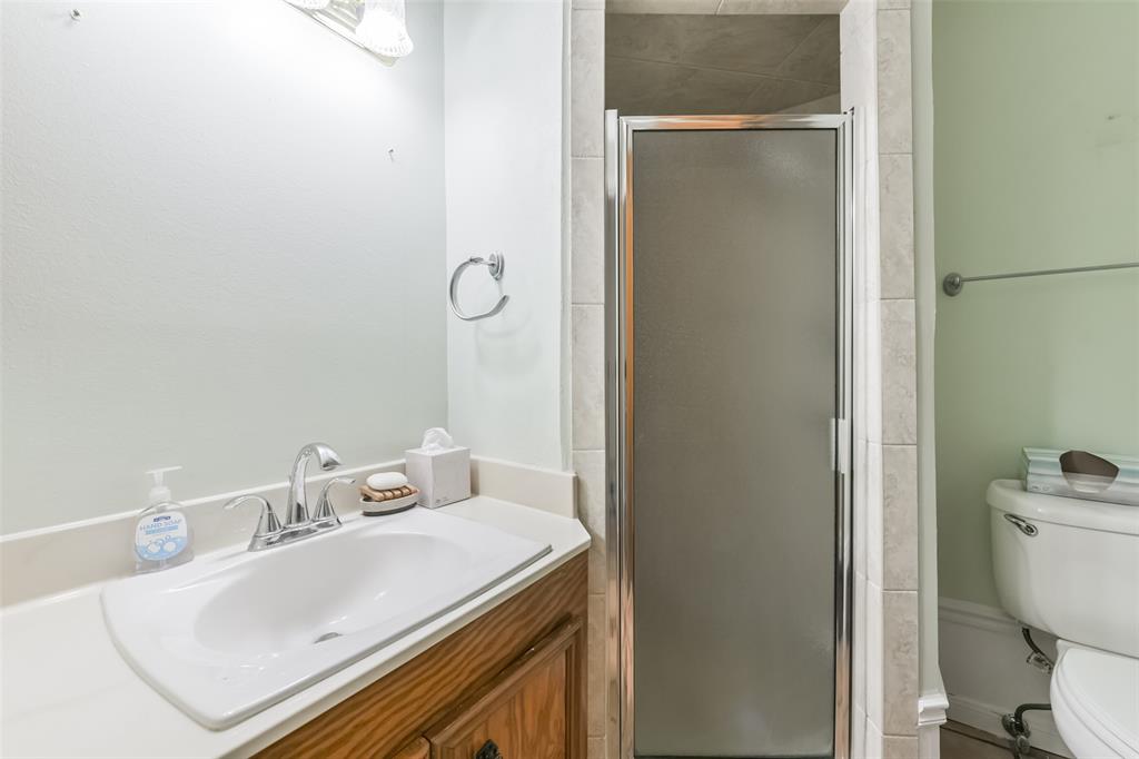 2107 W Marys Creek Lane, Pearland, Texas image 30