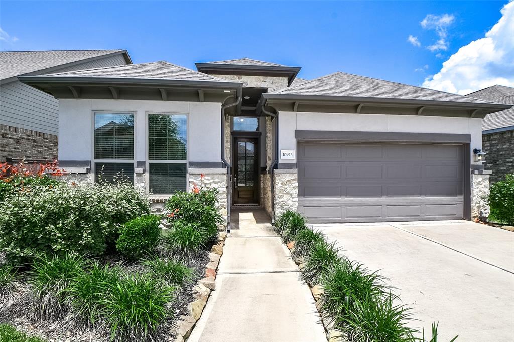 10923 Perennial Mist Drive, Missouri City, Texas image 1