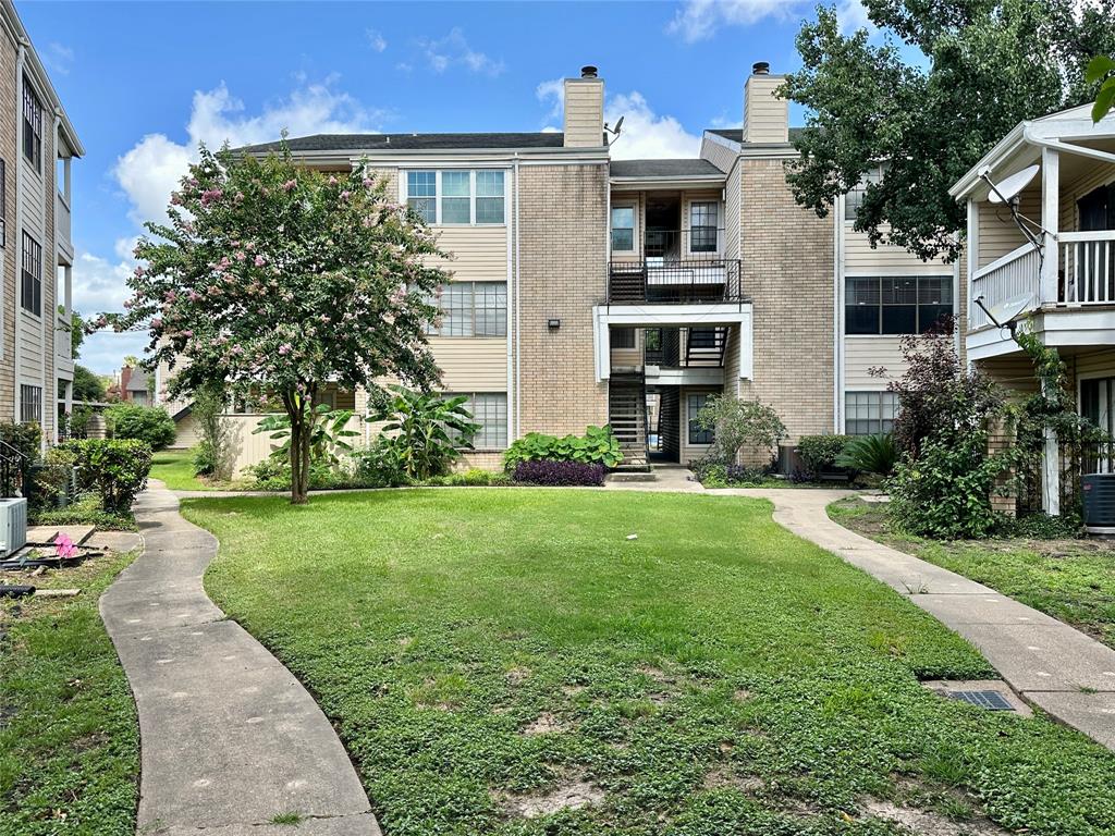 2750 Holly Hall Street 1215