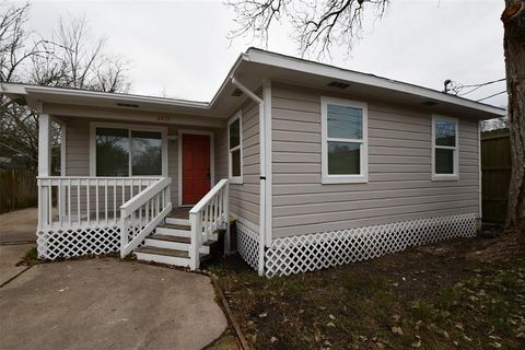 A home in Bacliff