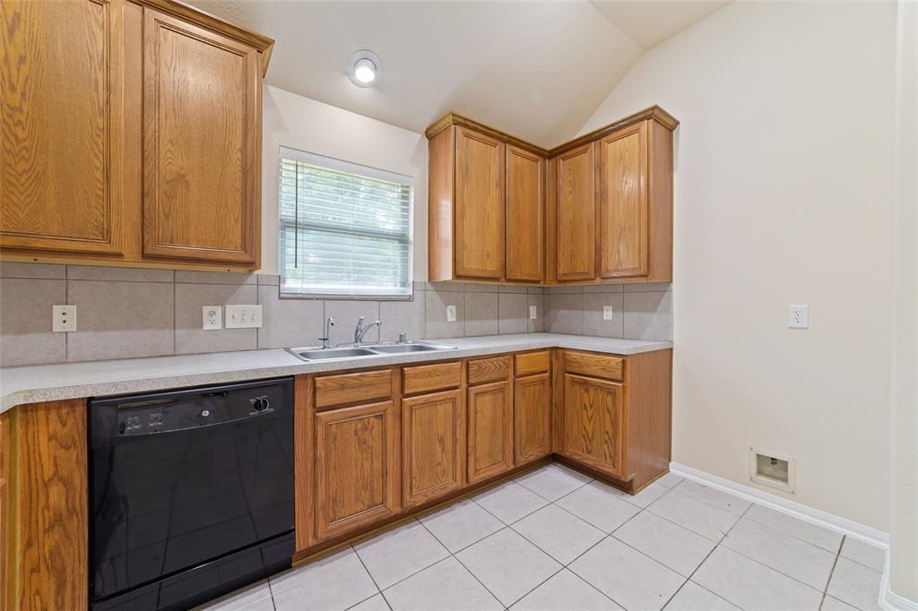 9106 Red Castle Lane, Humble, Texas image 13