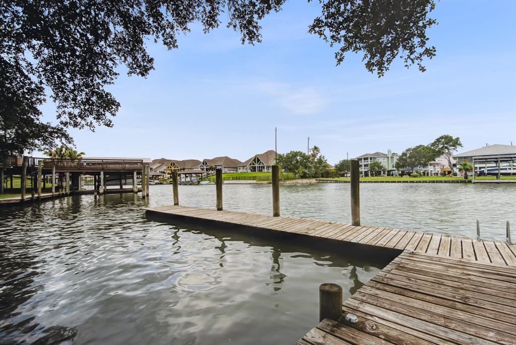 2154 Cove Park Drive, Kemah, Texas image 8