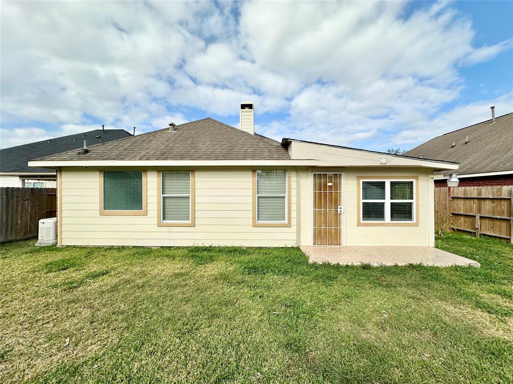 1905 Hollow Mist Lane, Pearland, Texas image 19